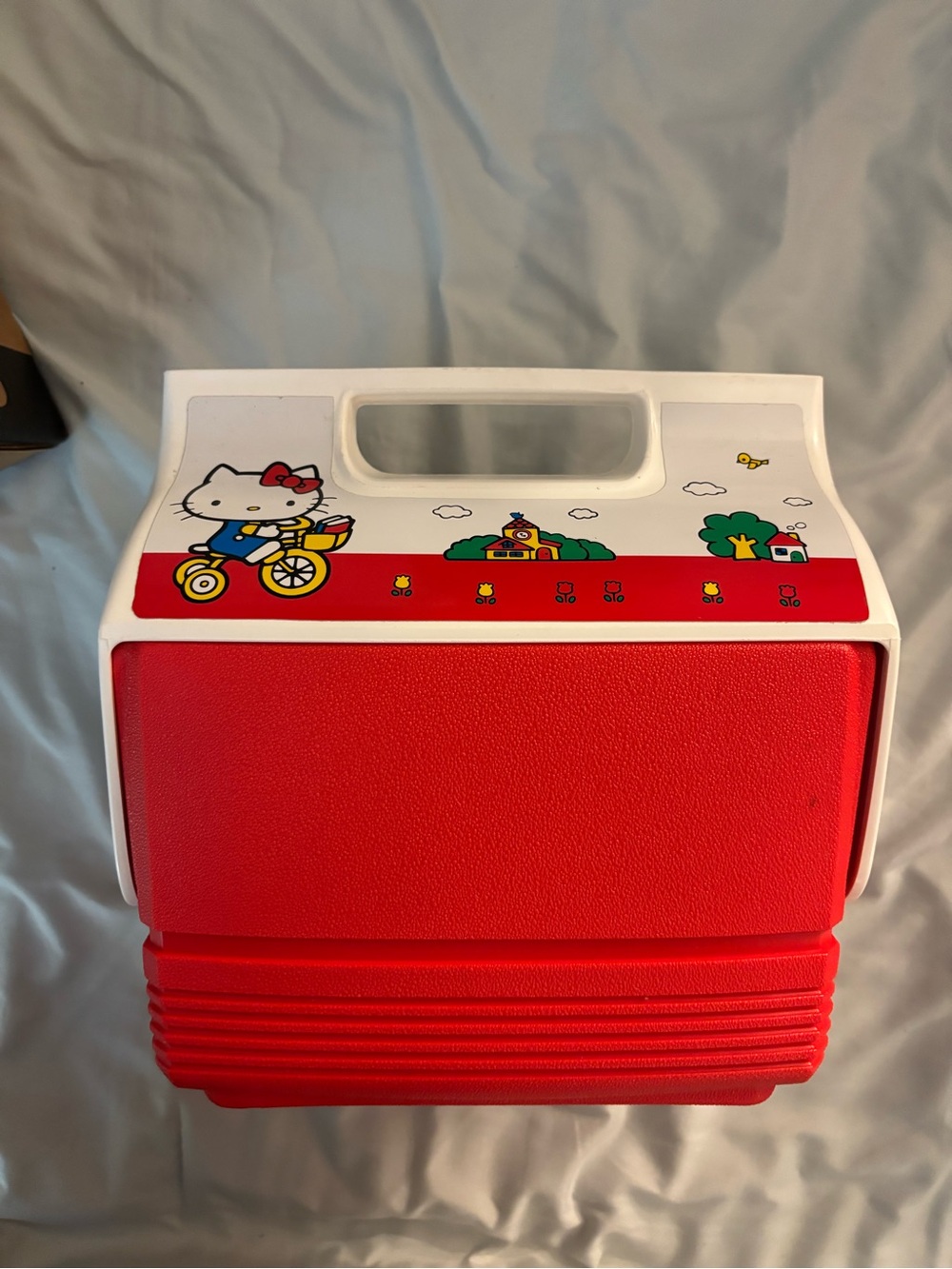 Igloo Hello Kitty Playmate Mini Cooler Special Edition 4 Qt Red White Sanro Box - Picture 2 of 12
